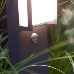 Qubo LED-veilampe antrasitt, bevegelsessensor