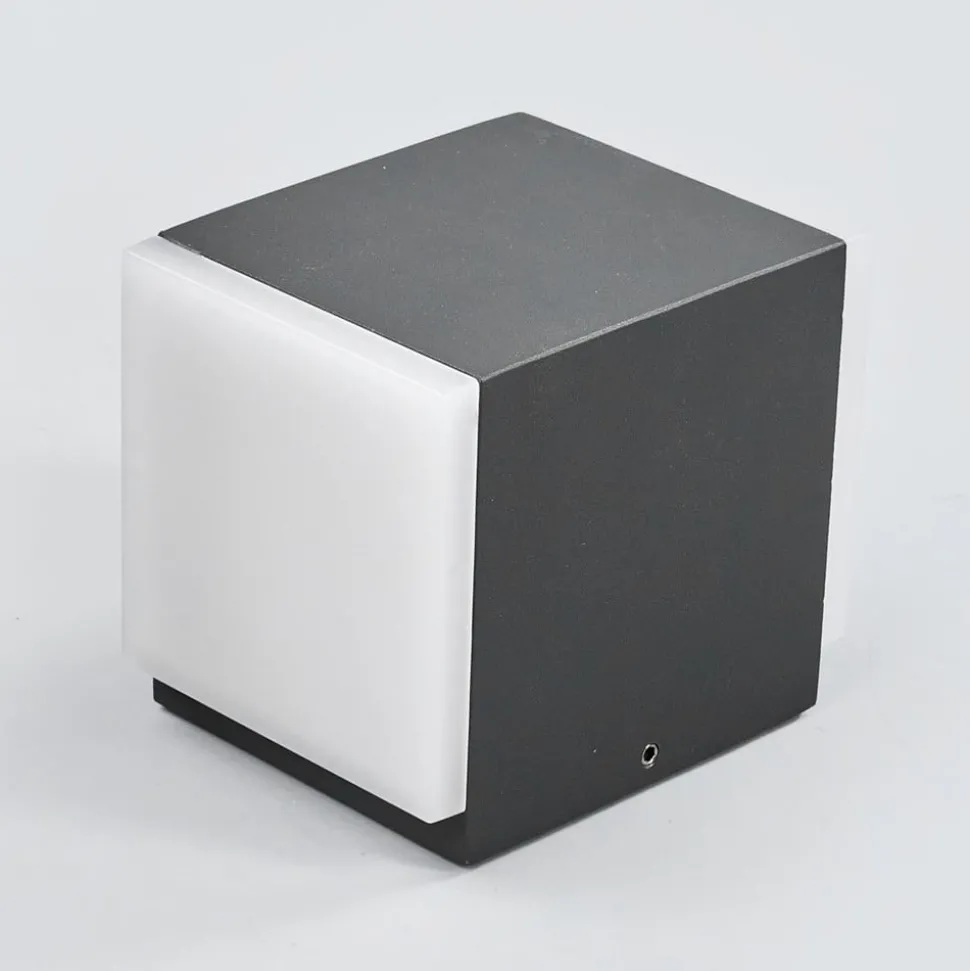 Sarah utendørs LED vegglampe med diffusor