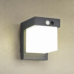 Solcelledrevet vegglampe Colombo, svart matt, høyde 14 cm, sensor