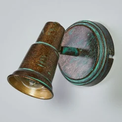 Spot Arielle med antikt uttrykk, irrimitasjon