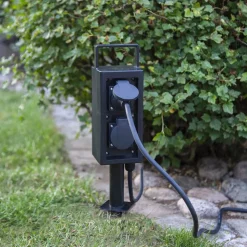 Stikkontaktsøyle med støpselkabel, jordspyd