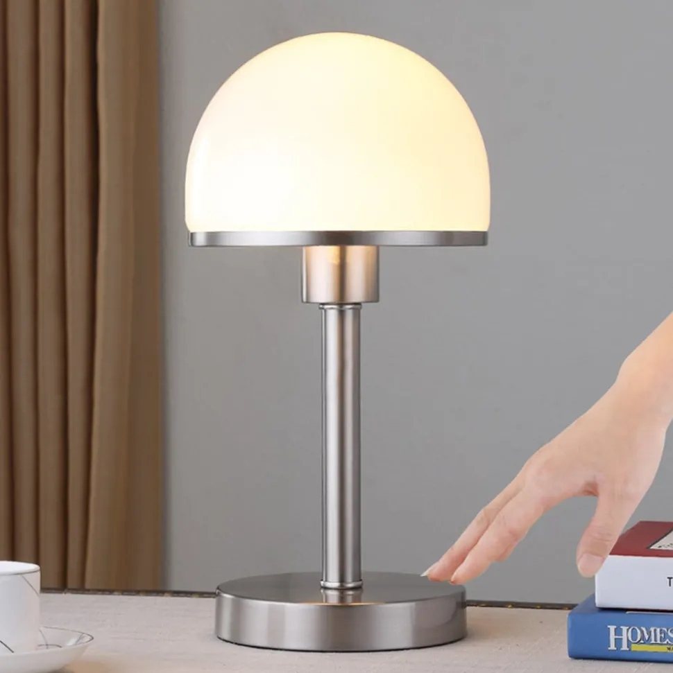 Stilig bordlampe Jolie med glasskjerm