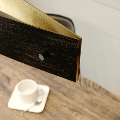 Svart LED-hengelampe Lio med gulldekor