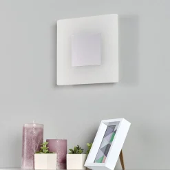 Tarja - kantet LED-taklampe