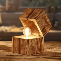 Treasure bordlampe, naturlig finish, tre, hengslet