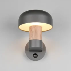 Utendørs vegglampe Fraser Sensor, grå/trelook, aluminium IP54 E27
