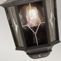 Utendørs vegglampe Norfolk, halv lanterne, svart