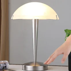 Vakker bordlampe Viola, nikkel matt