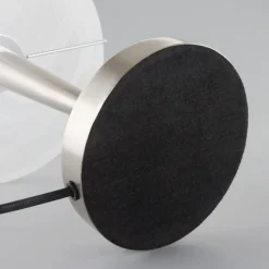 Vakker bordlampe Viola, nikkel matt