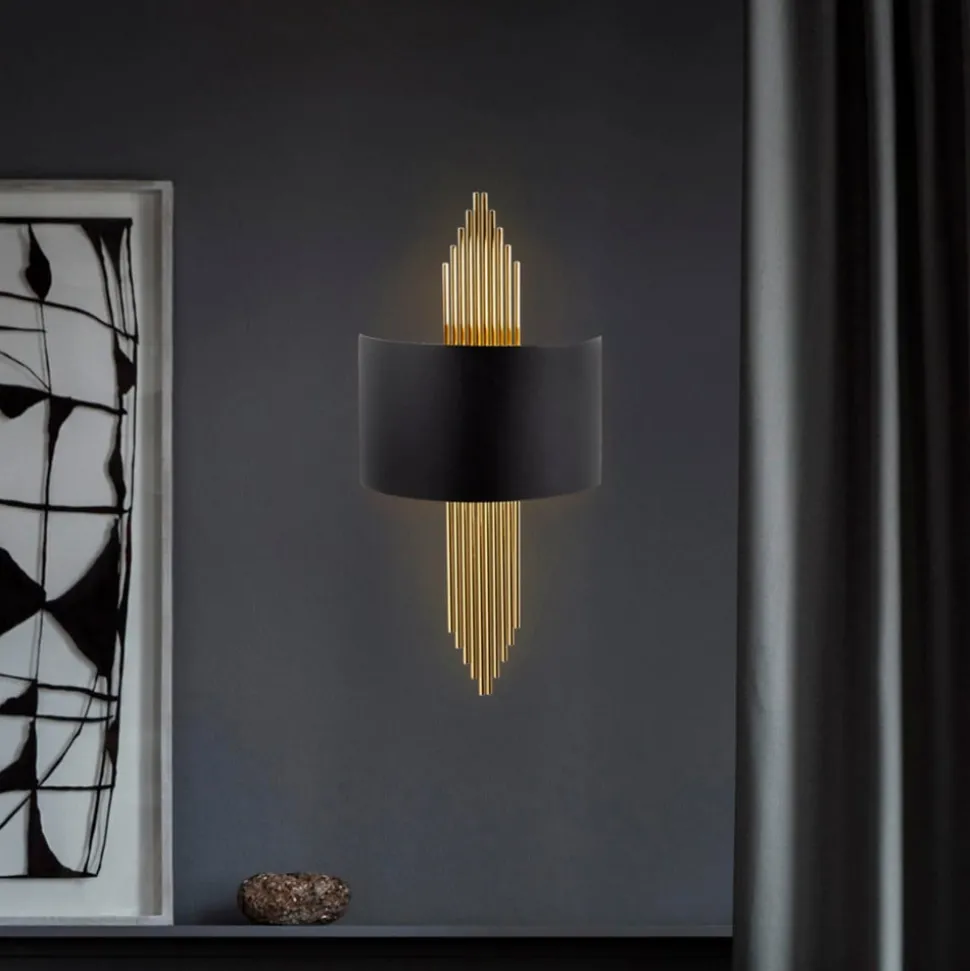 Vegglampe 616-A, svart med gylne stenger