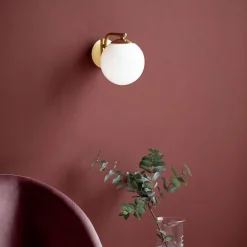 Vegglampe Grant med plugg, messing