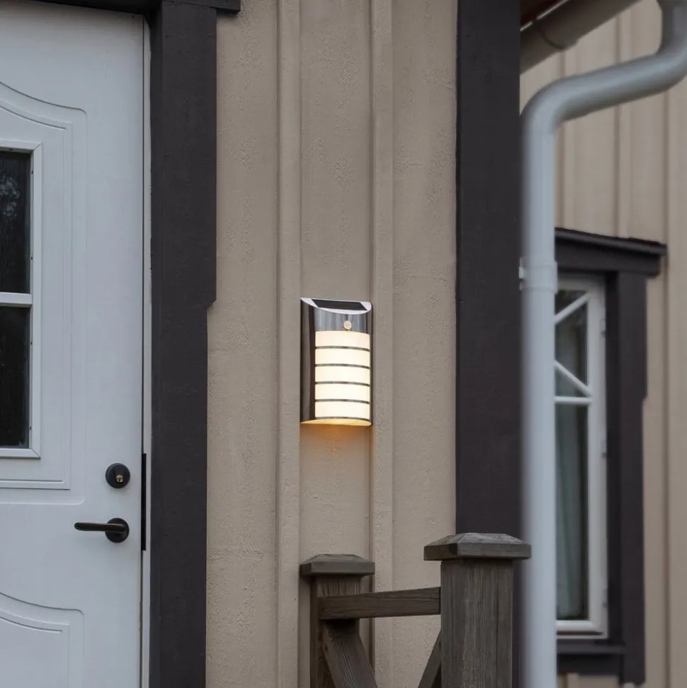 Wally LED solcellelampe med bevegelsessensor