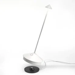 Zafferano Pina 3K bordlampe IP54 hvit